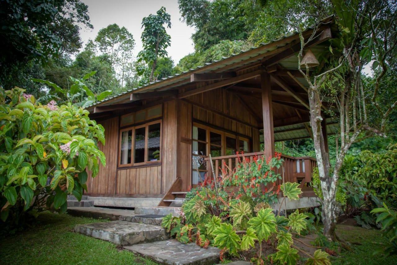 Gardenia Country Inn Tomohon Dış mekan fotoğraf